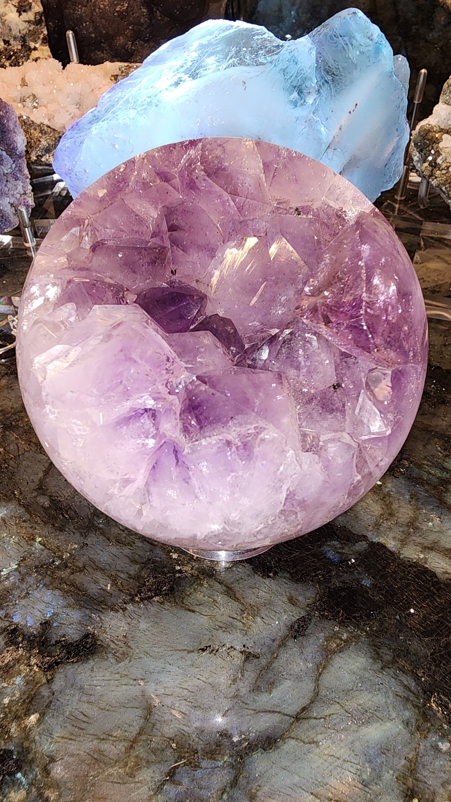 Amethyst Sphere C285