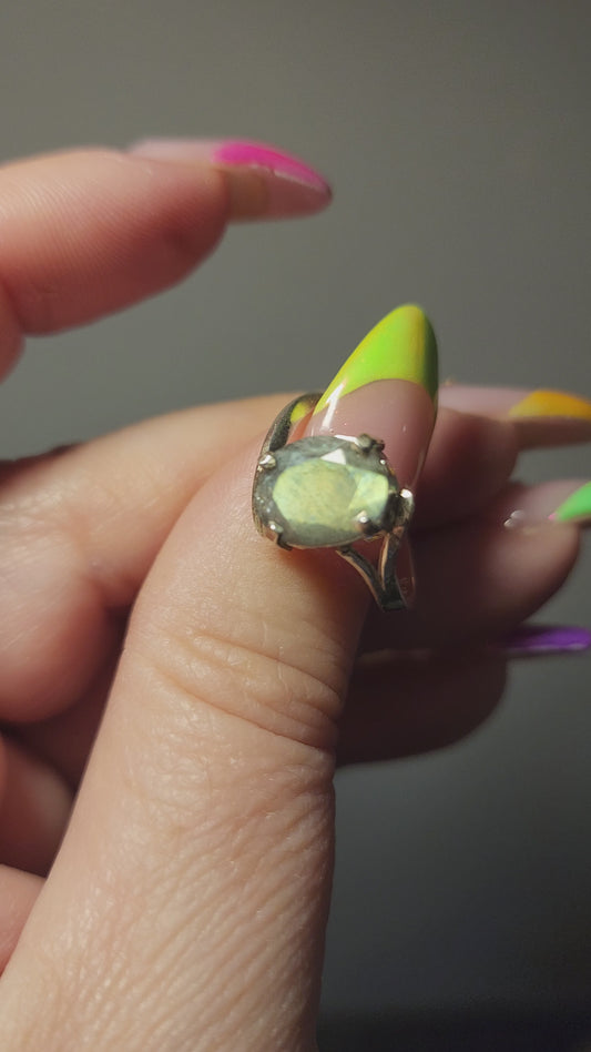 Handmade 925 Sterling Silver and Labradorite Ring Sz. 7