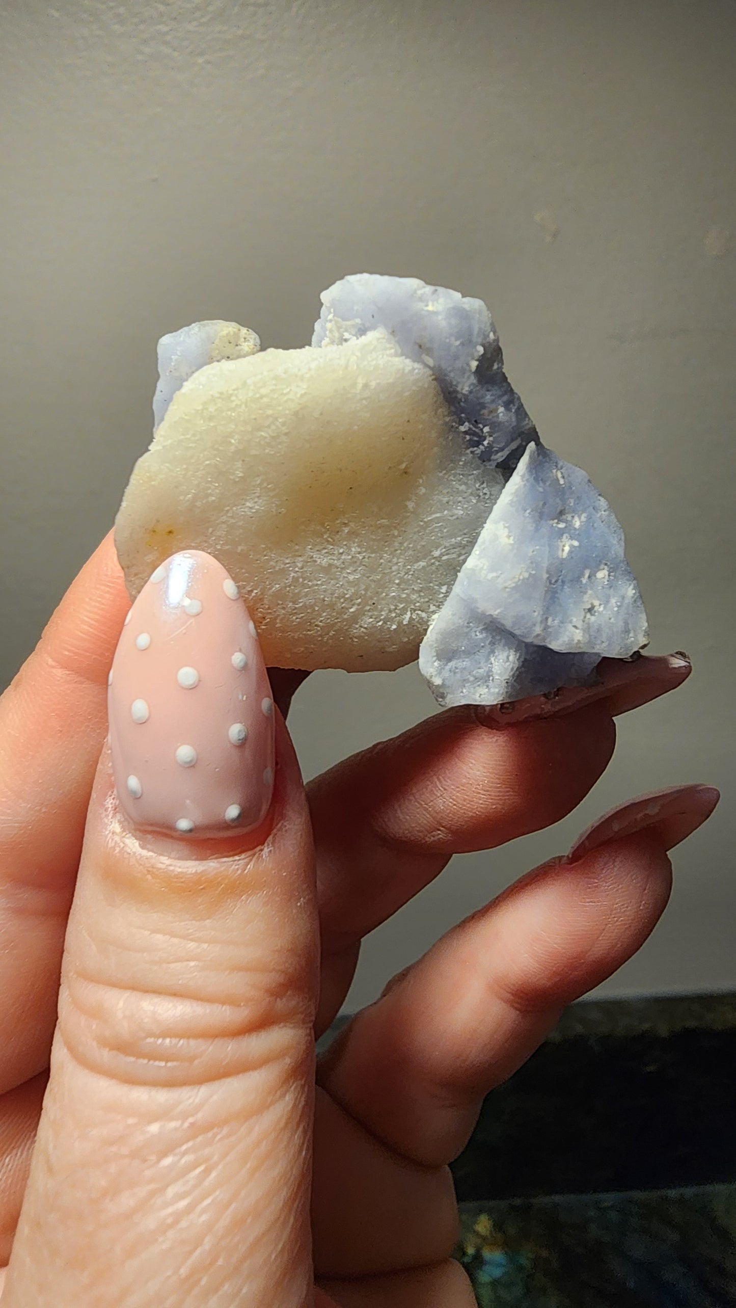 UV Reactive Hackmanite A60