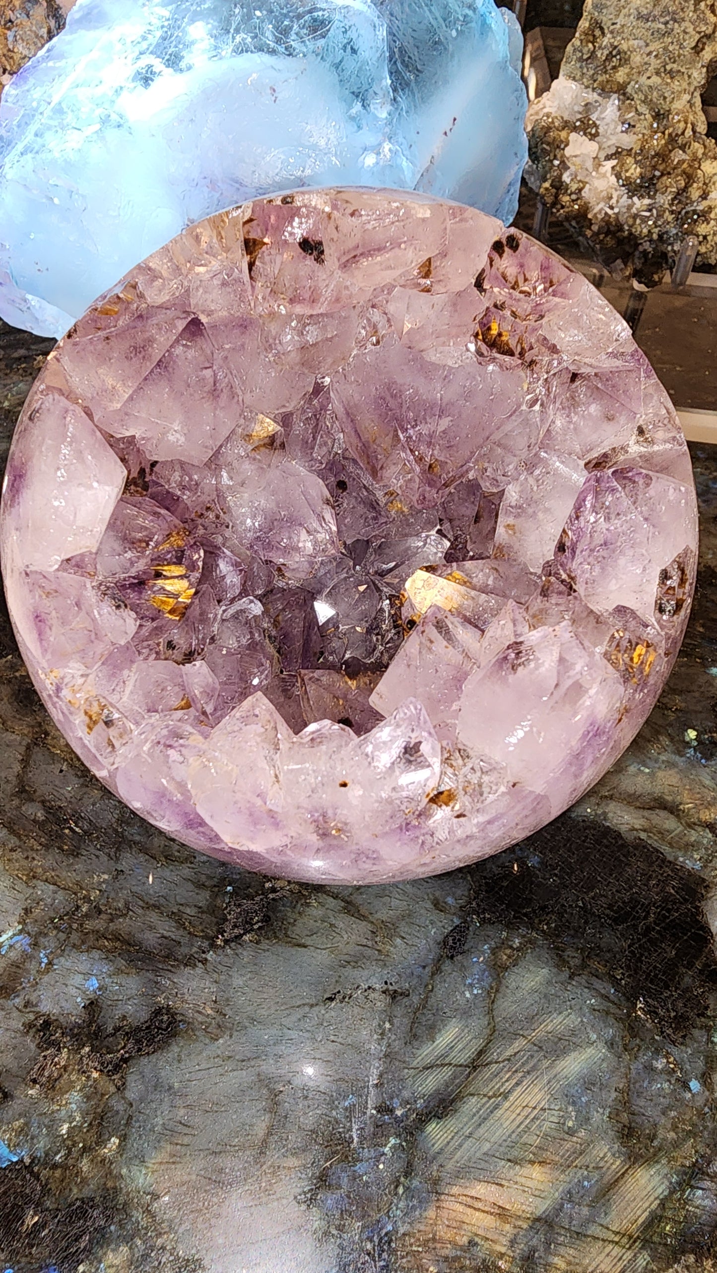 Amethyst Sphere D326