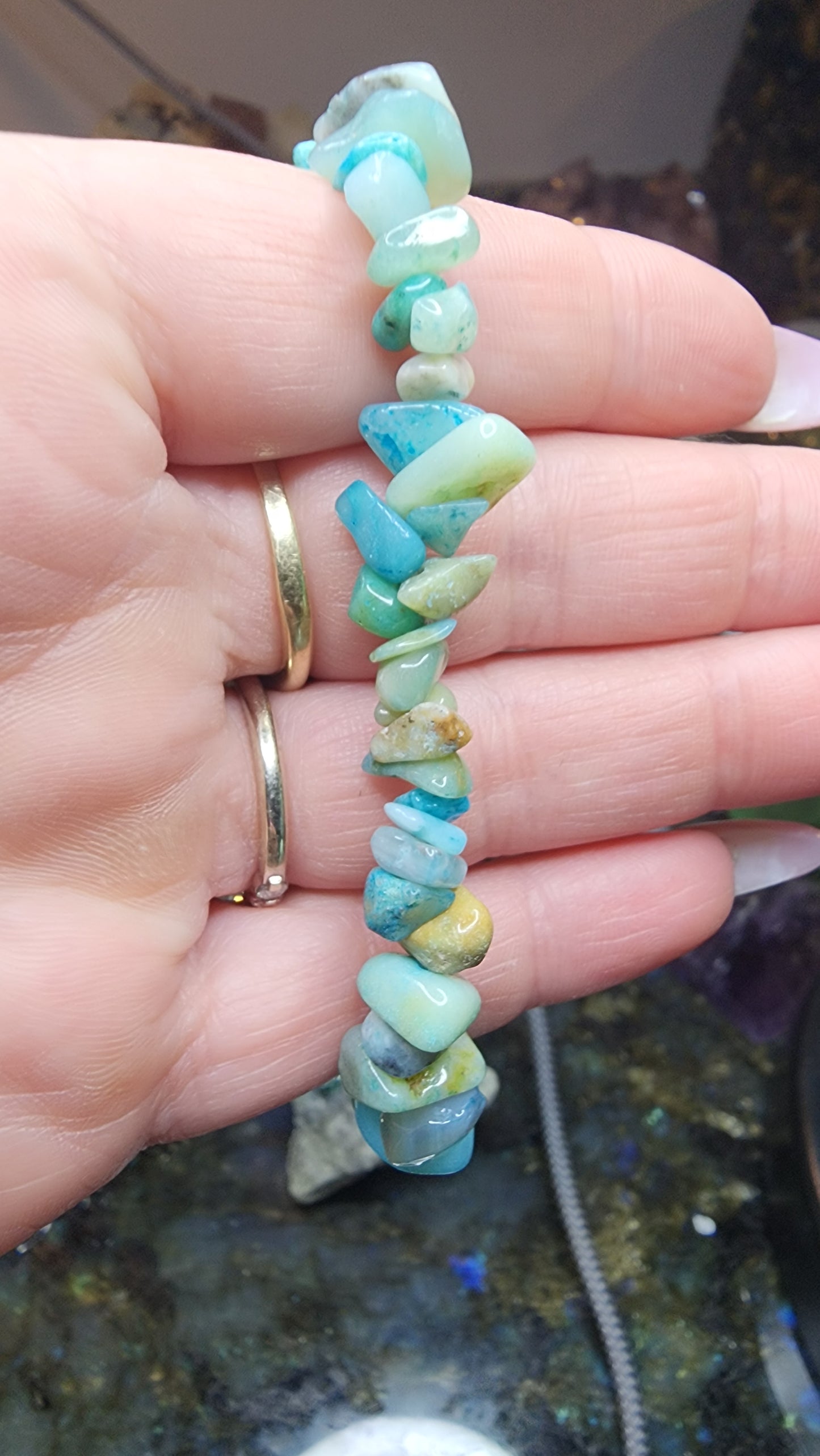 Dyed Blue Quartz Chip Bracelet