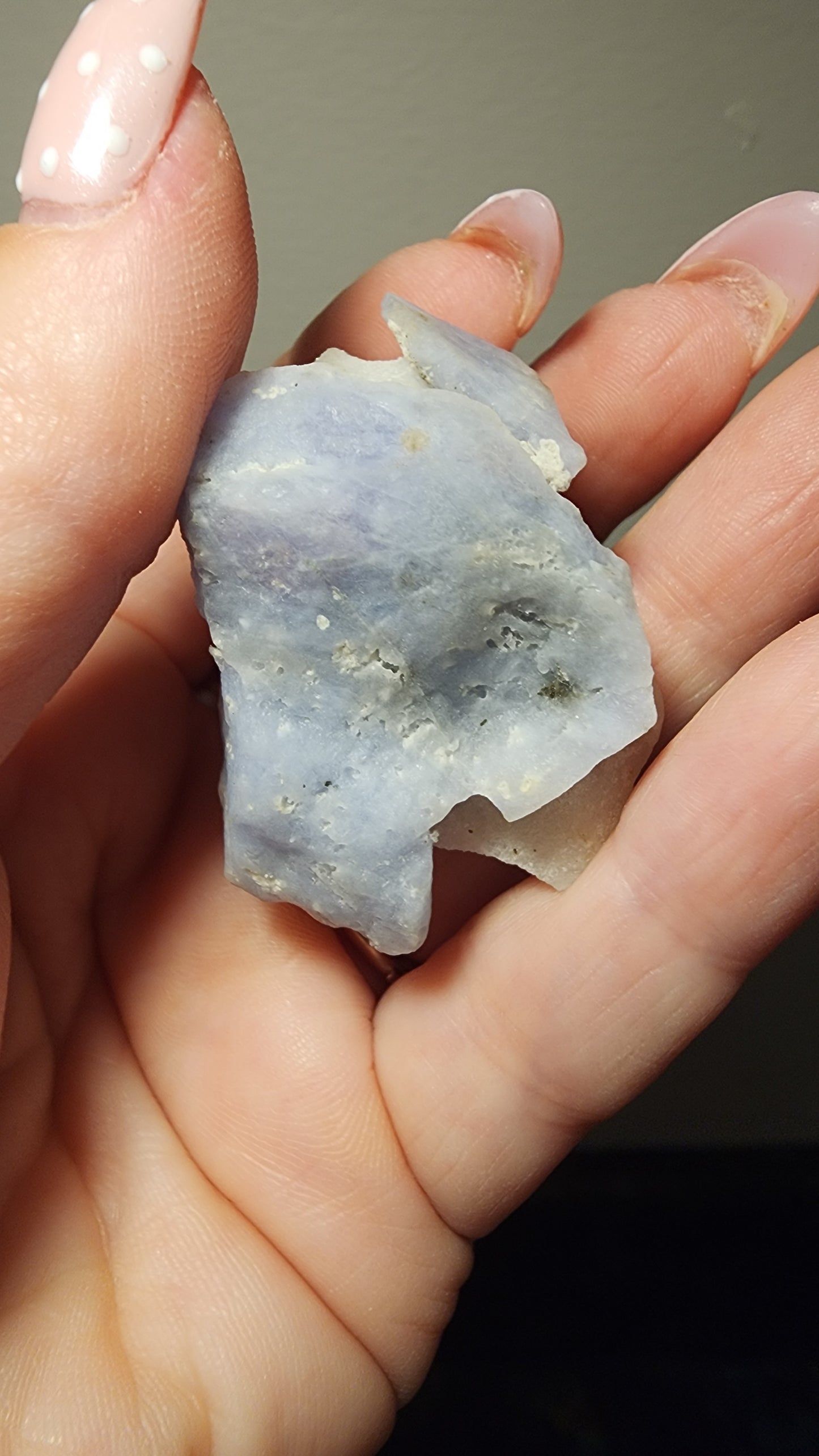 UV Reactive Hackmanite A60